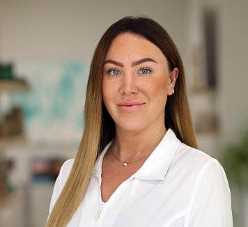 Morgan – Esthetician & Owner of Divine Sugaring Bar